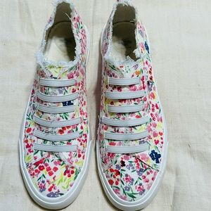 Rocket Dog White & Pink Britton Jokes Slip On Sneakers